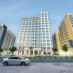 Cozy Studio Near Dubai Central Mall